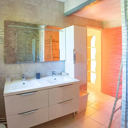 Paisible Maison Entiere 140m2 Avec Veranda Vue Sur La Campagne Renwez