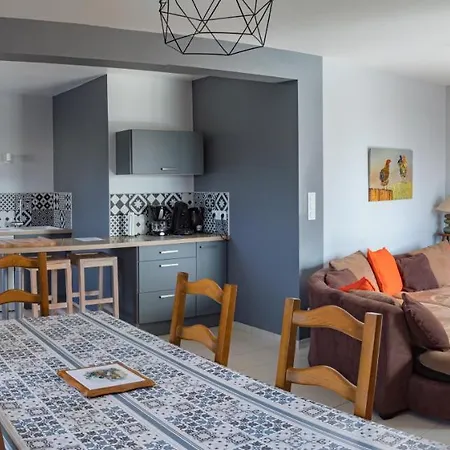 Dom wakacyjny Paisible Maison Entiere 140m2 Avec Veranda Vue Sur La Campagne